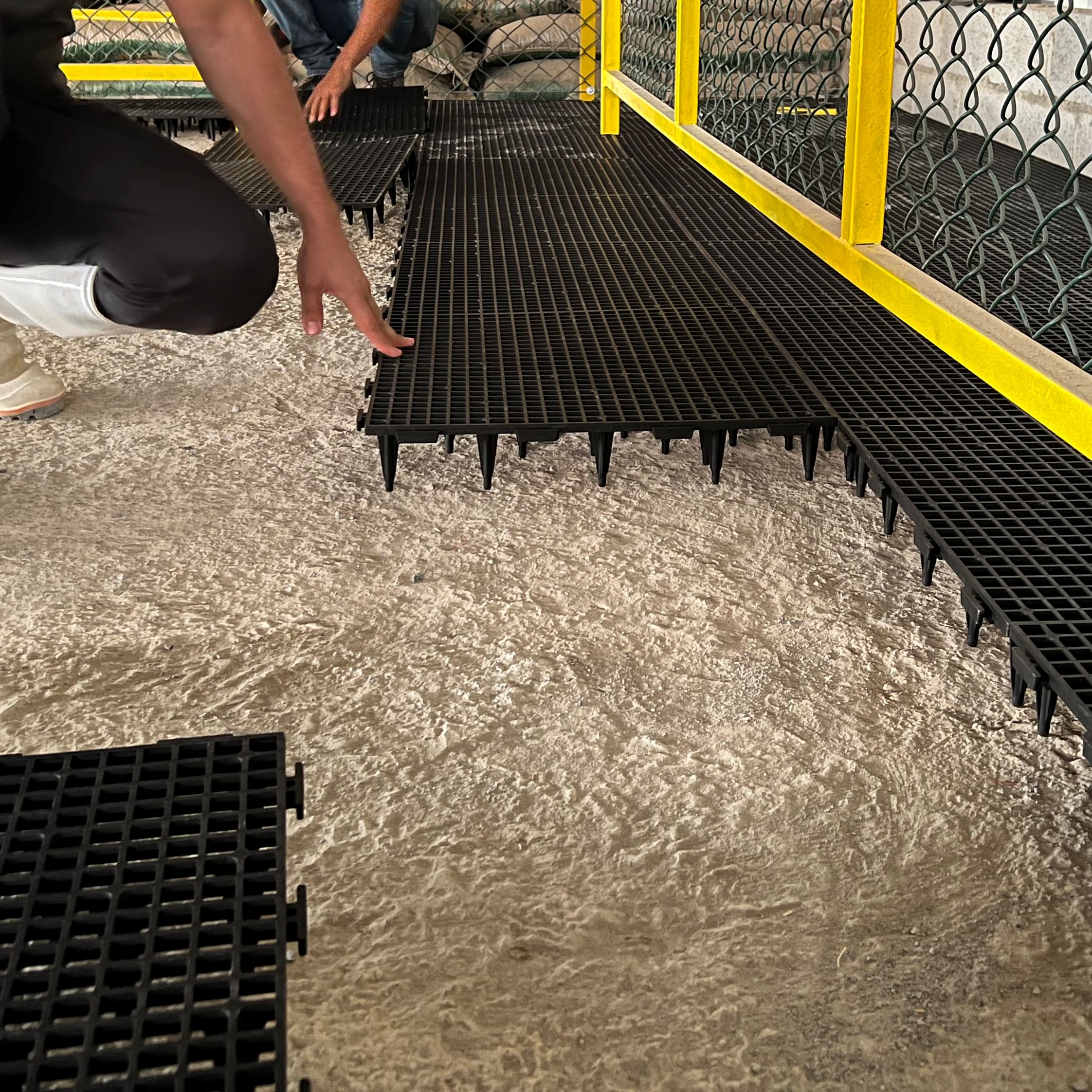 Easy Flooring for breeding - أرضيات الراحه لغرفة مواليد Easy Flooring for breeding - أرضيات الراحه لغرفة مواليد